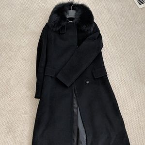 Wool coat with fox fur collar in new condition